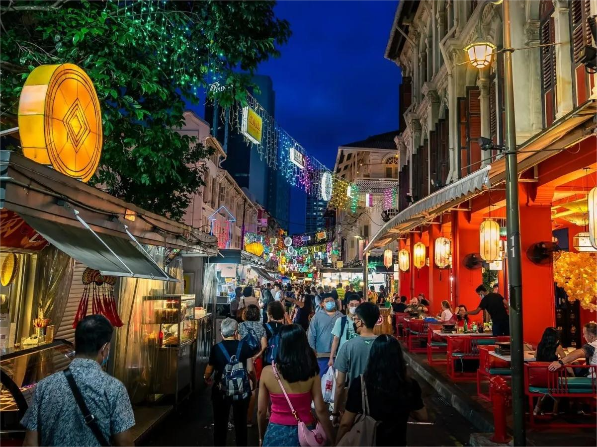 chinatown-street-market-singapore-1600x900